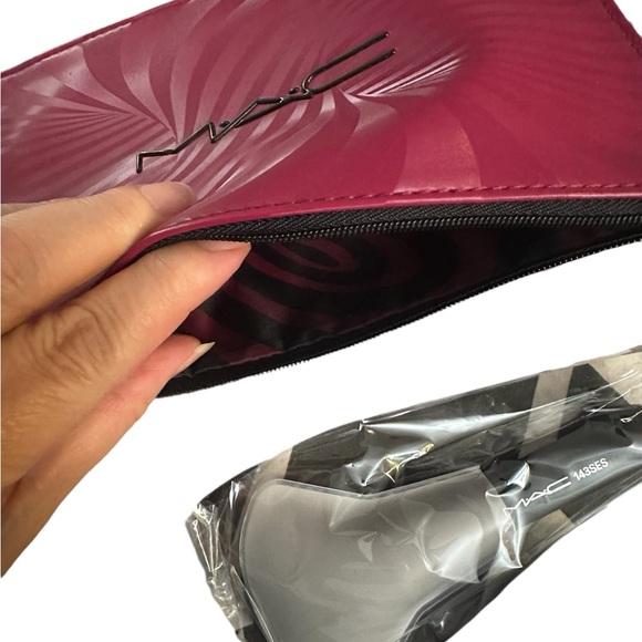 MAC - TRICK OF THE LIGHT EXTRA DIMENSION SKINFINISH KIT NEW! Collectible NIB - Picture 10 of 10